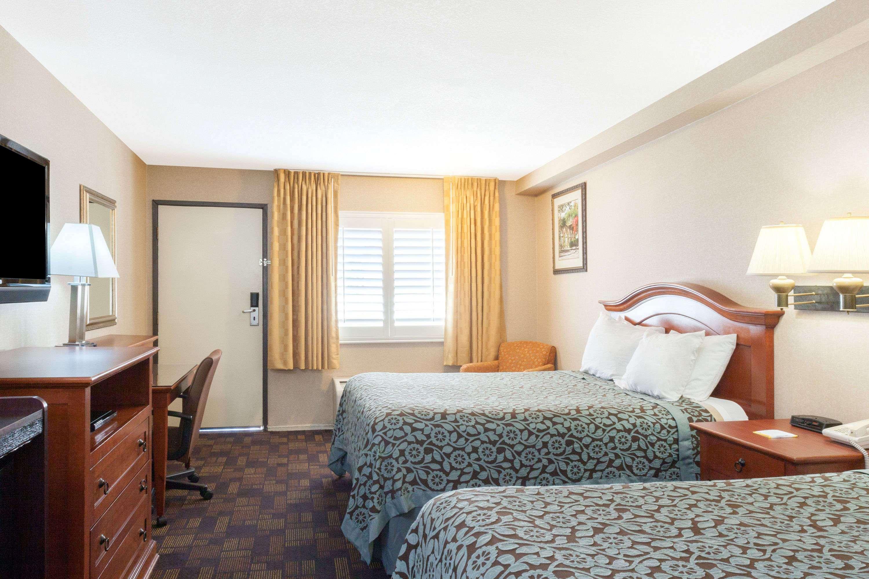 Days Inn By Wyndham Alhambra Ca Eksteriør bilde